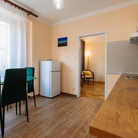Apartments Tgm 11 カルロヴィ・ヴァリ エクステリア 写真