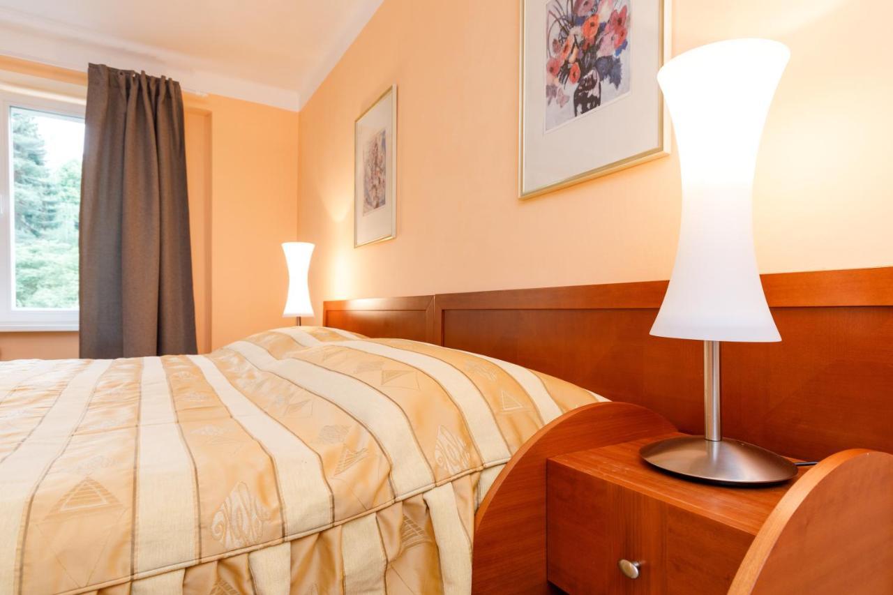 Apartments Tgm 11 カルロヴィ・ヴァリ エクステリア 写真