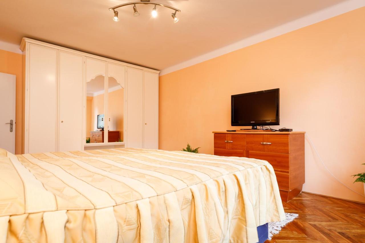 Apartments Tgm 11 カルロヴィ・ヴァリ エクステリア 写真