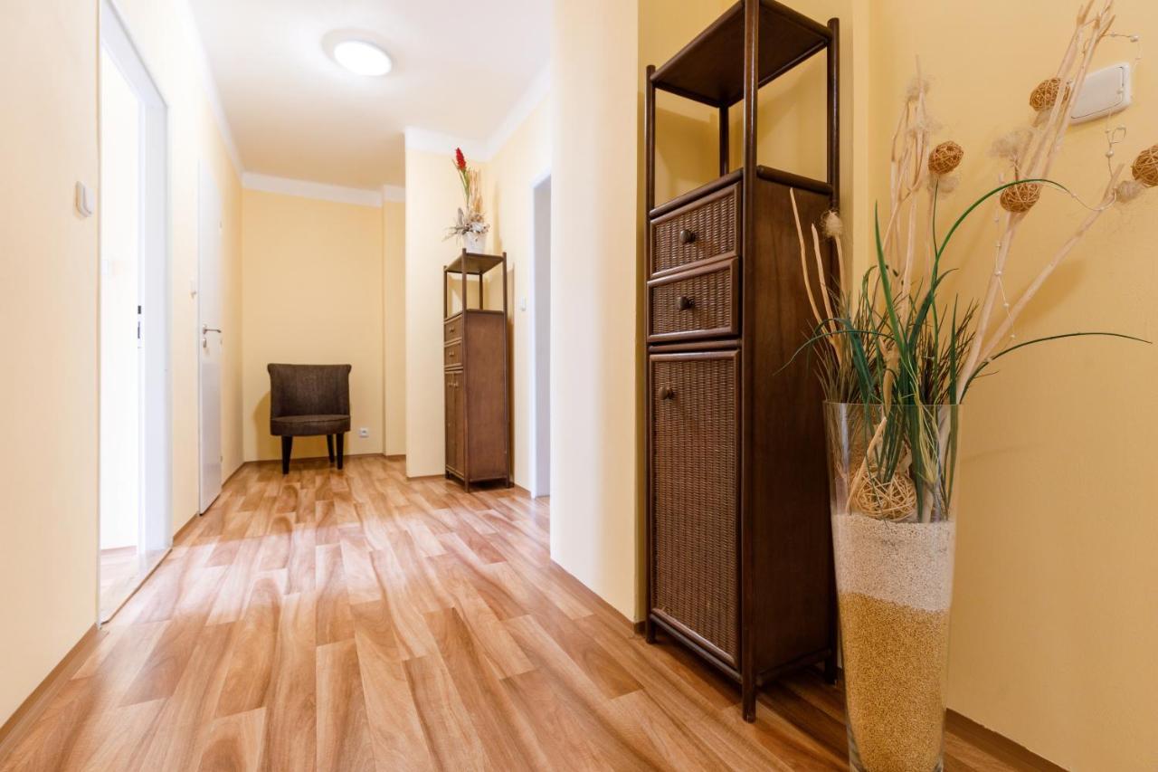 Apartments Tgm 11 カルロヴィ・ヴァリ エクステリア 写真