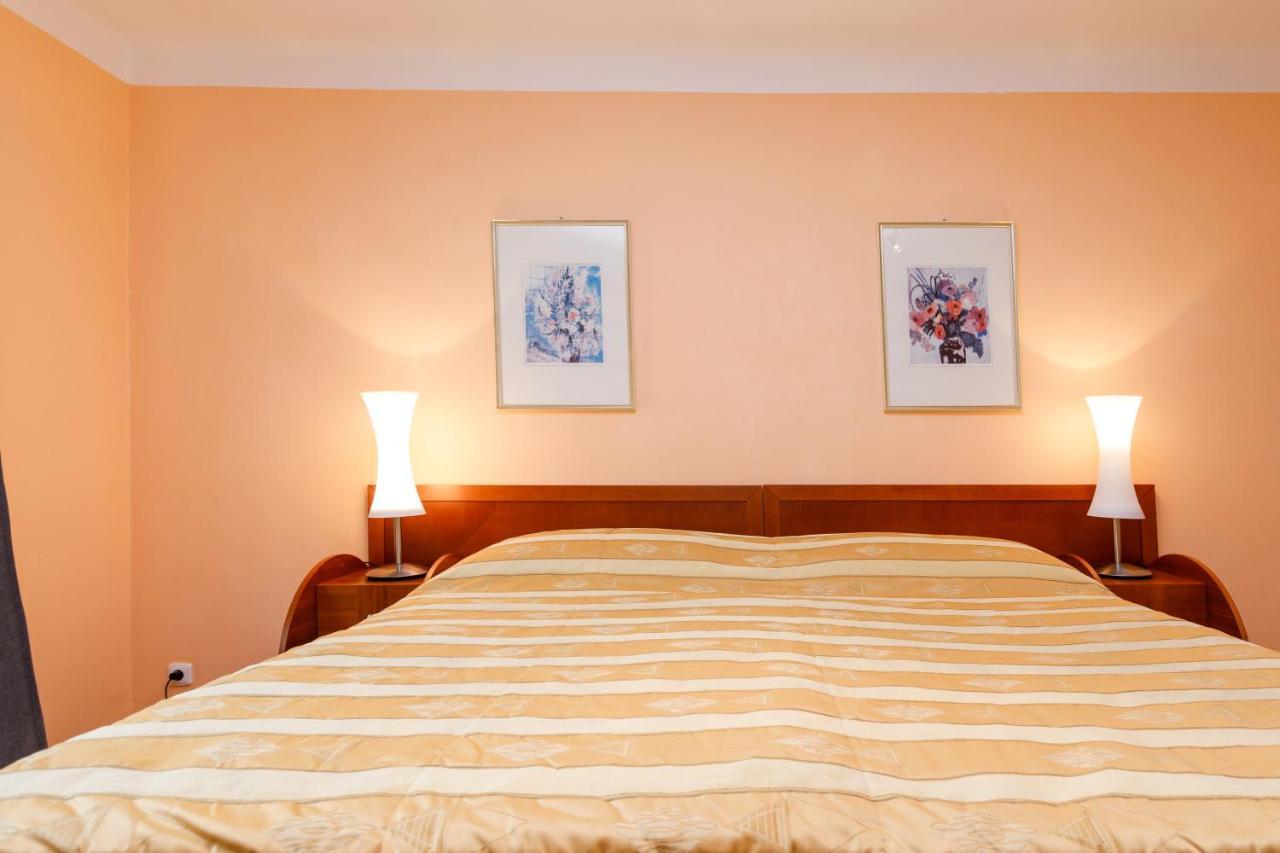 Apartments Tgm 11 カルロヴィ・ヴァリ エクステリア 写真