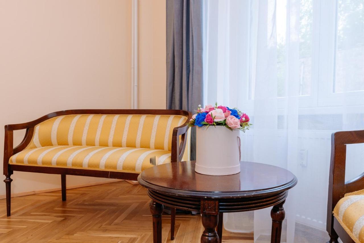 Apartments Tgm 11 カルロヴィ・ヴァリ エクステリア 写真
