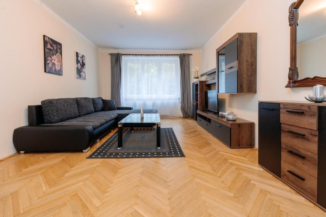 Apartments Tgm 11 カルロヴィ・ヴァリ エクステリア 写真