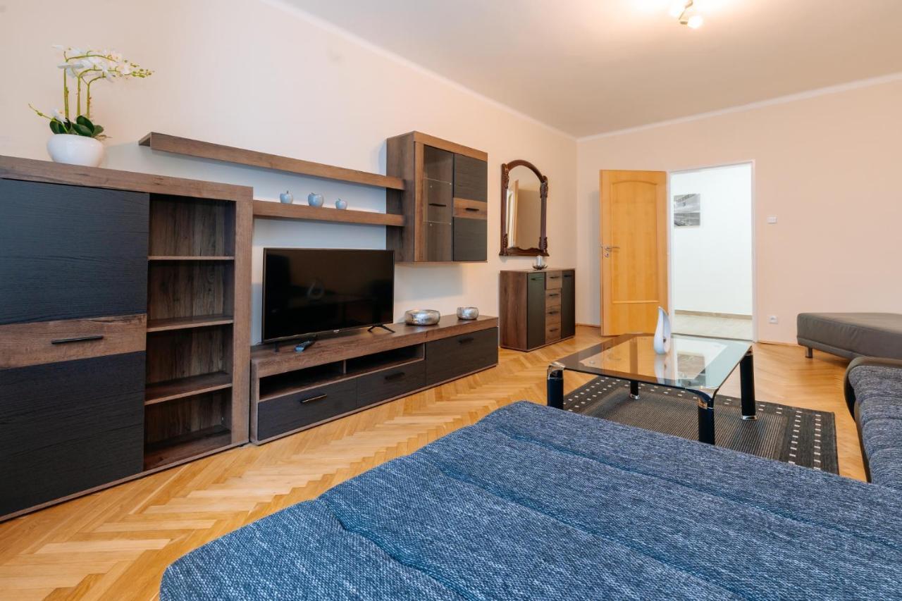 Apartments Tgm 11 カルロヴィ・ヴァリ エクステリア 写真