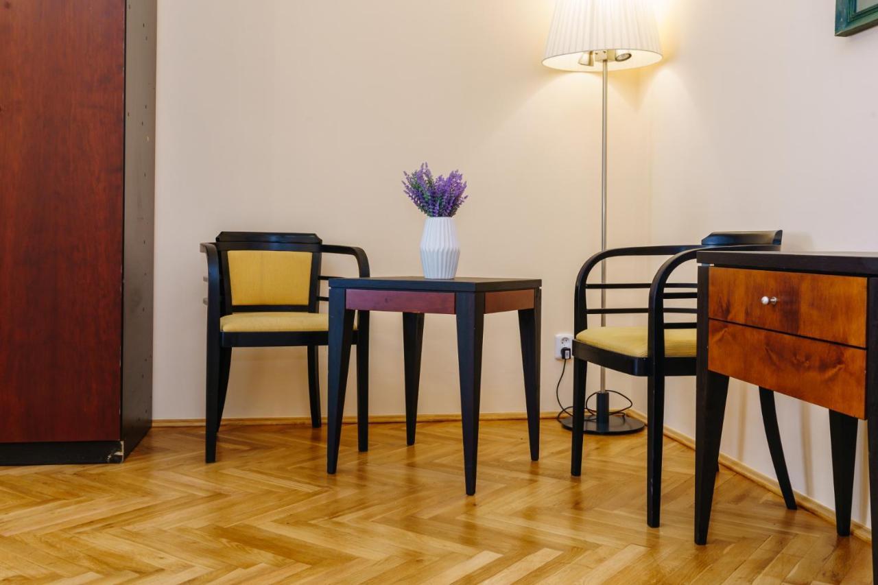 Apartments Tgm 11 カルロヴィ・ヴァリ エクステリア 写真
