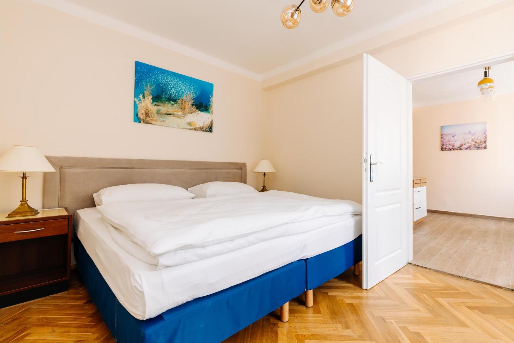 Apartments Tgm 11 カルロヴィ・ヴァリ エクステリア 写真